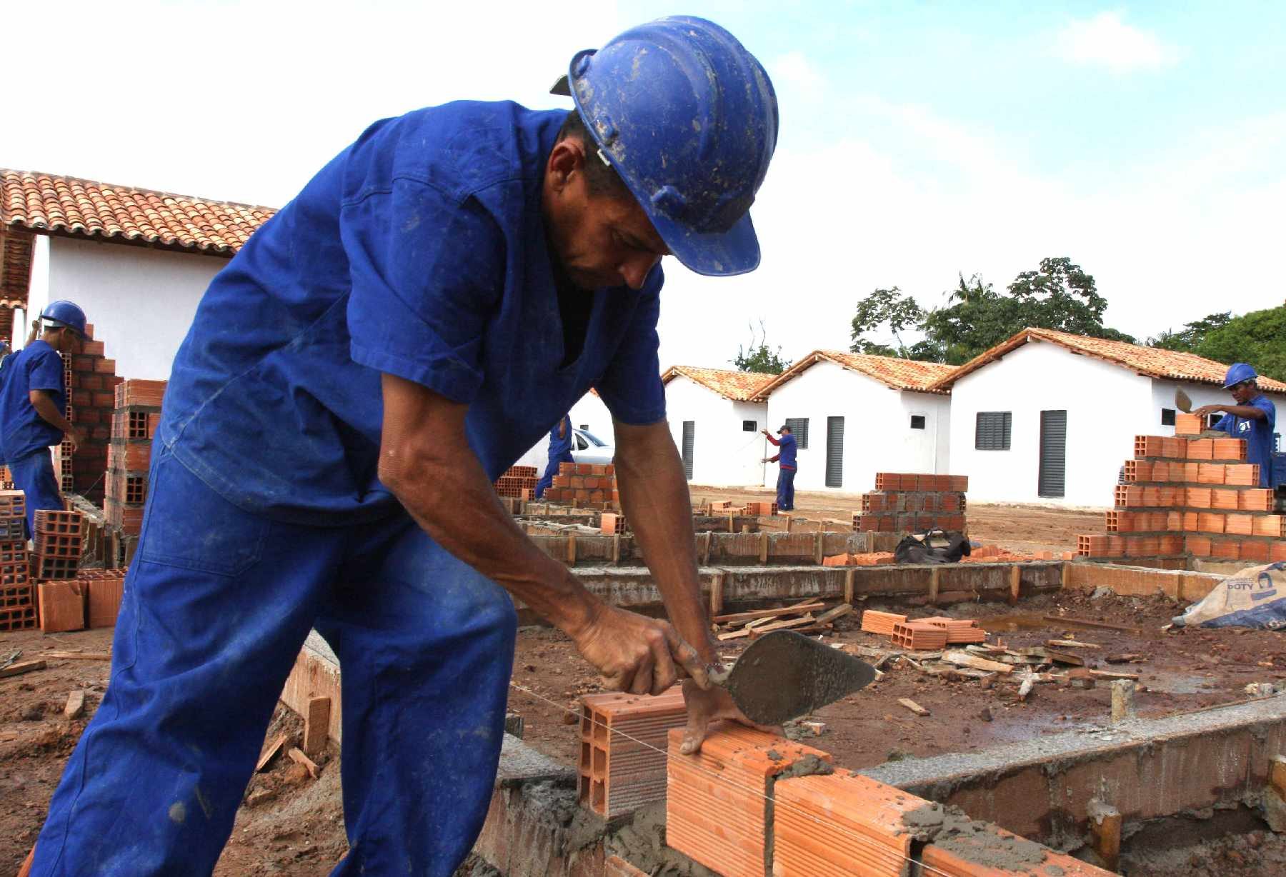 Houses from the My Home, My Life program being built