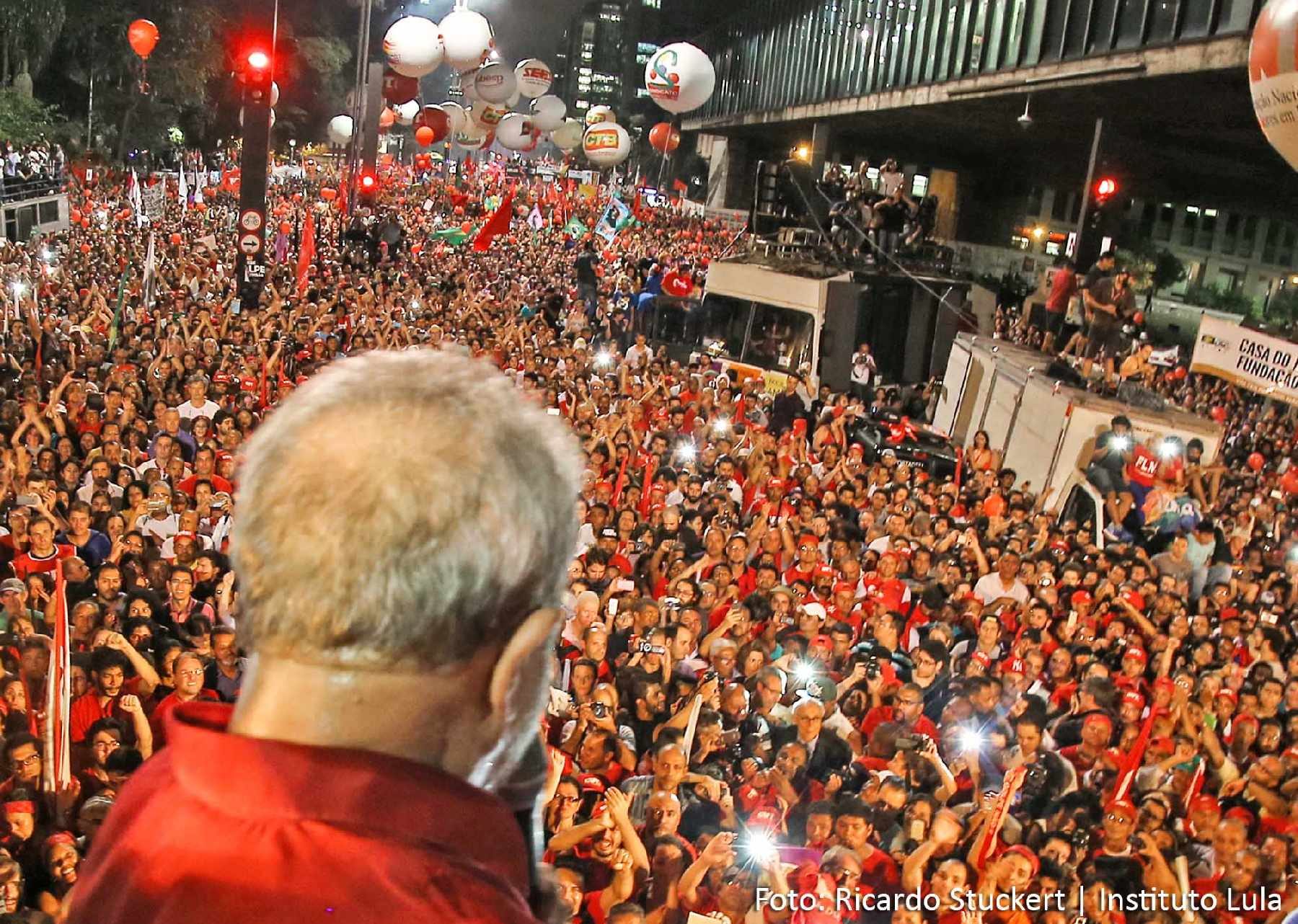 Lula talks to the crowd at Avenida Paulista - Ricardo Stuckert/Instituto Lula