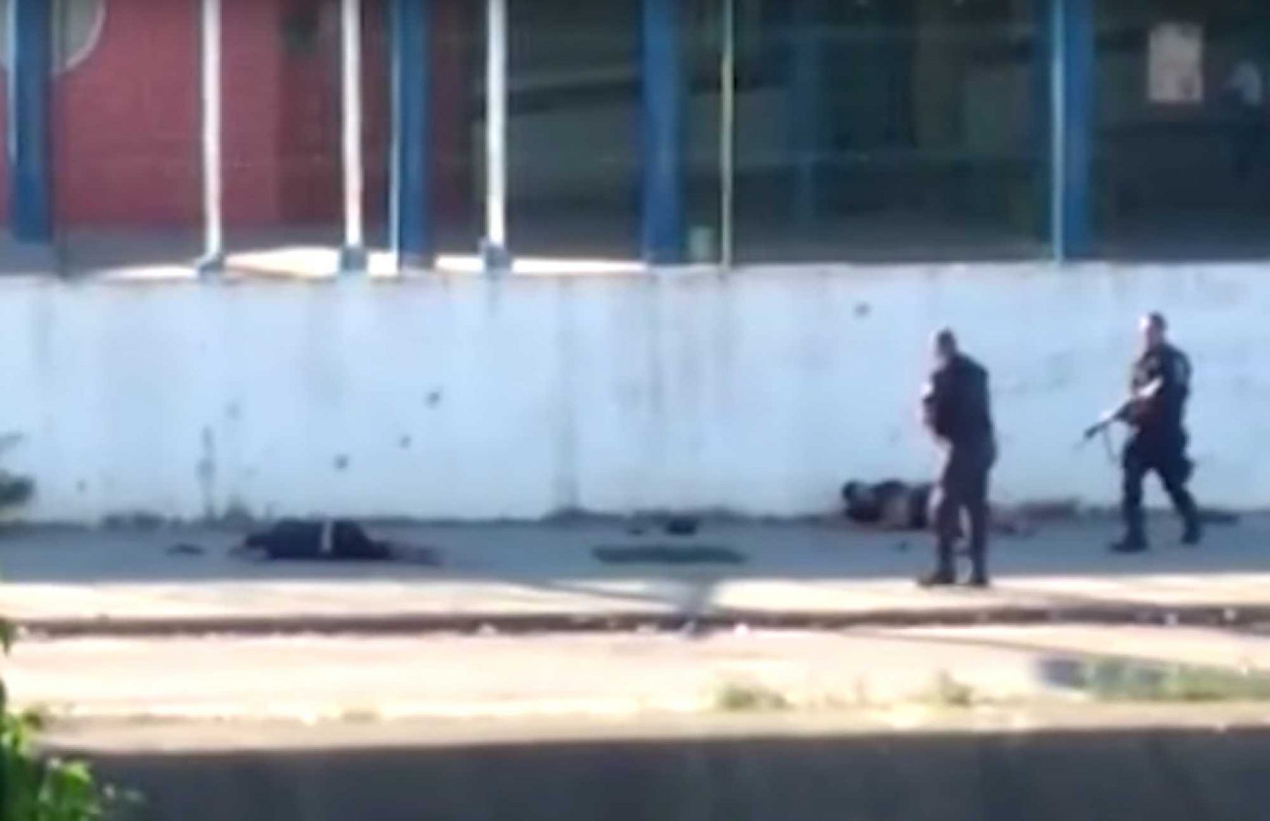 Video shows Rio police executing a man on the ground - Image from YouTube video