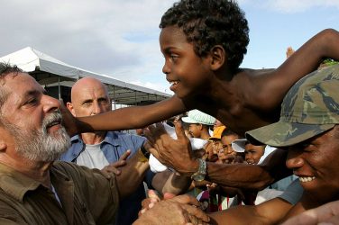 Lula mingles with people - Ricardo Stuckert/Instituto Lula