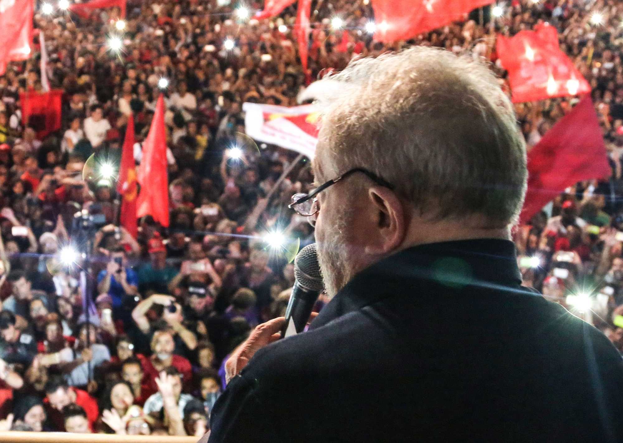 Avenida Paulista: Lula talks to people who participated in the general strike - Paulo Pinto/Ag. PT