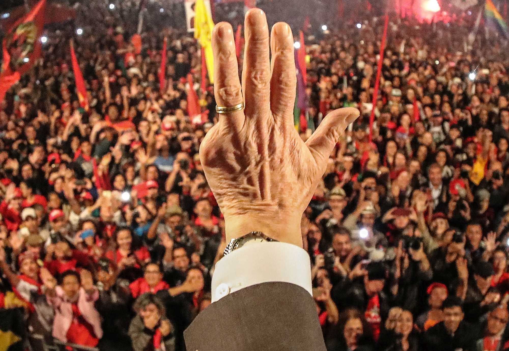 Lula talks to fans in Curitiba, Paraná - Ricardo Stuckert/Instituto Lula