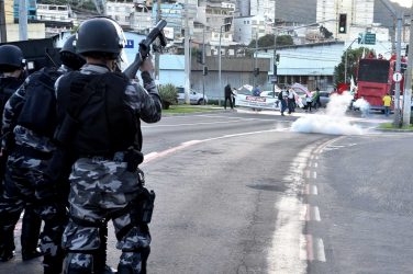 Police in Vitória, in the state of Espírito Santo repress protests during June 30 general strike - Fernando Madeira/A Gazeta