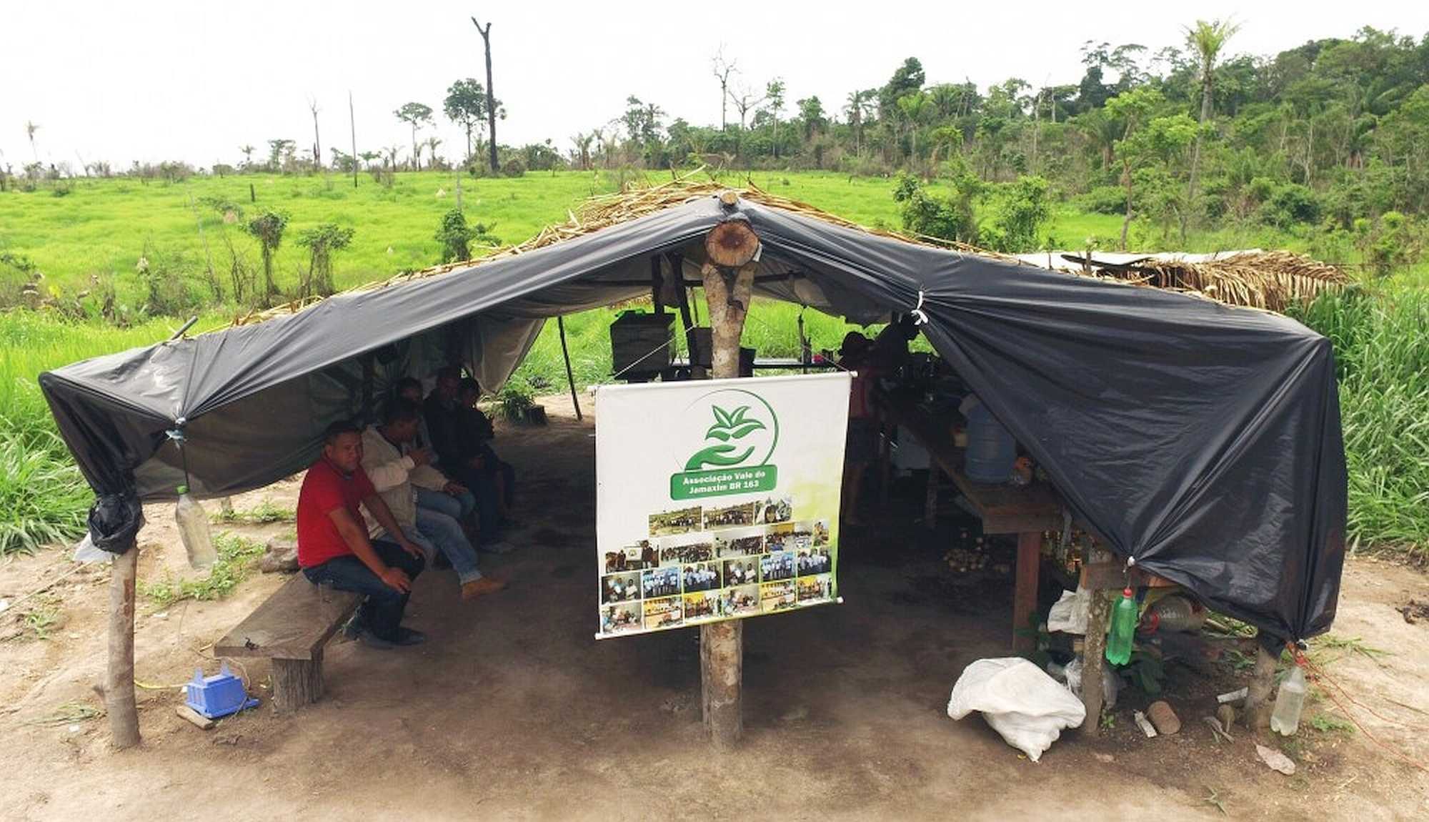 Families are camped in disputed areas - Photo: Thaís Borges