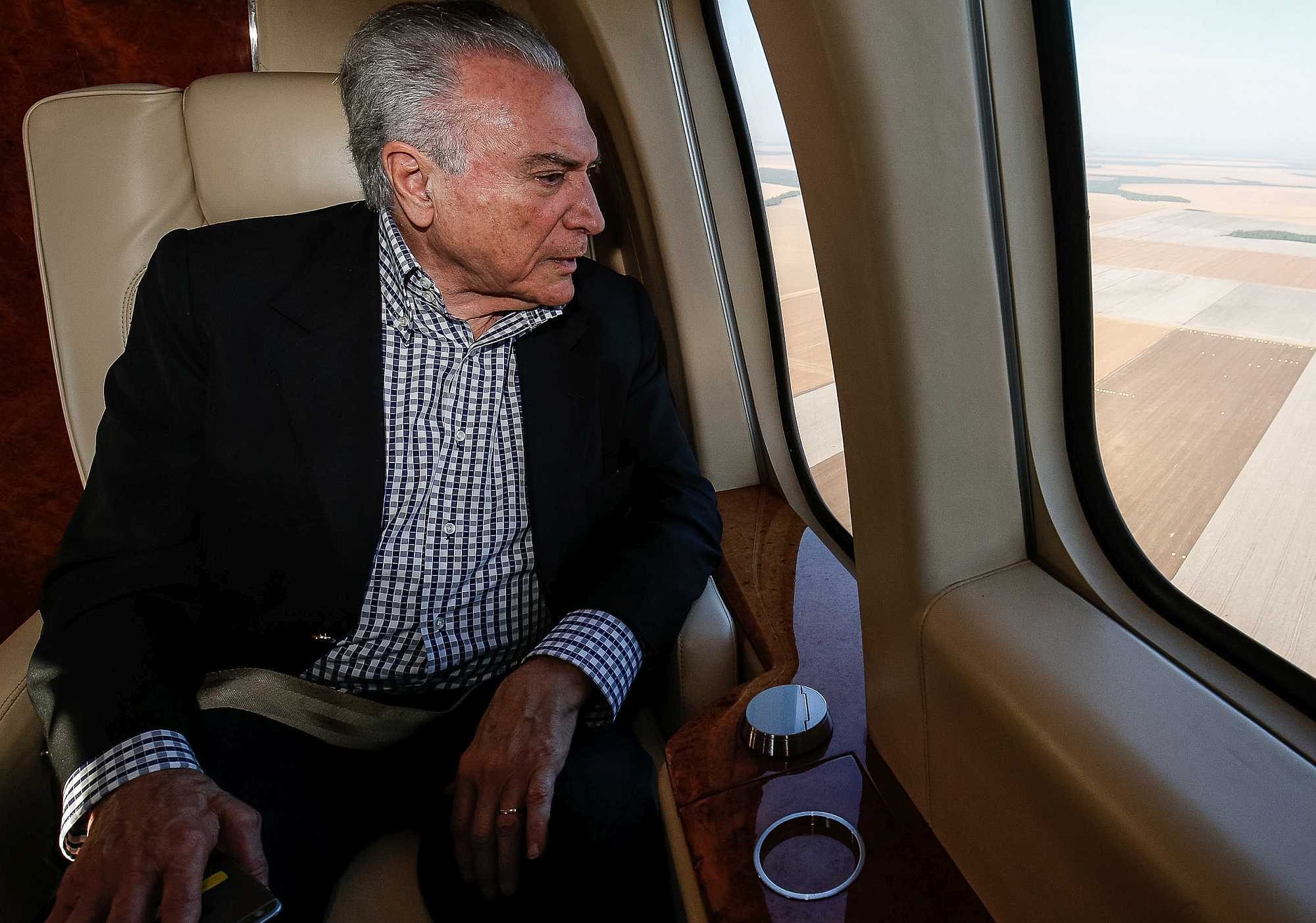 Brazilian president Michel Temer flies over cotton plantations - Alan Santos/PR
