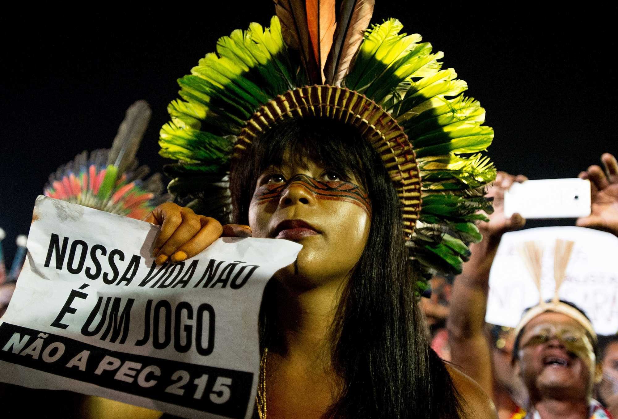 Brazilian Indians protest the way they are treated - Marcelo Camargo/ABr