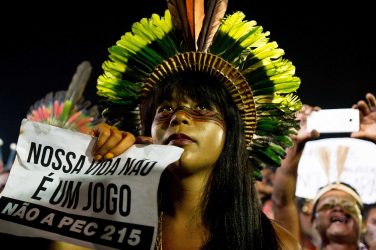 Brazilian Indians protest the way they are treated - Marcelo Camargo/ABr