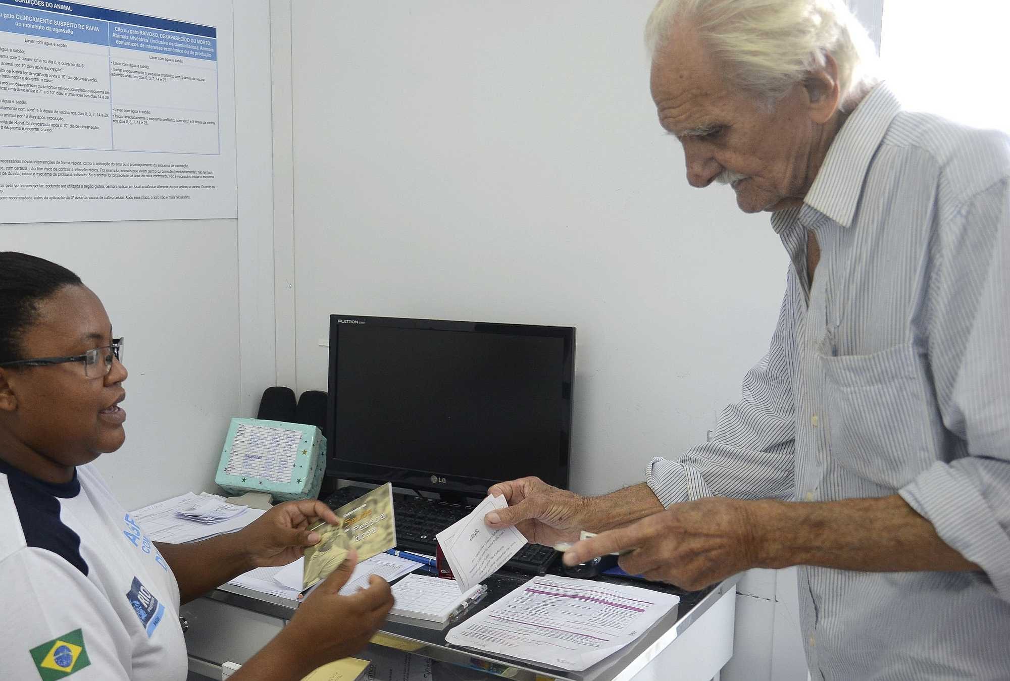 The estimated aging of the Brazilian population and a rise in medical costs should increase health insurance prices by 2030 - Tânia Rêgo/Agência Brasil