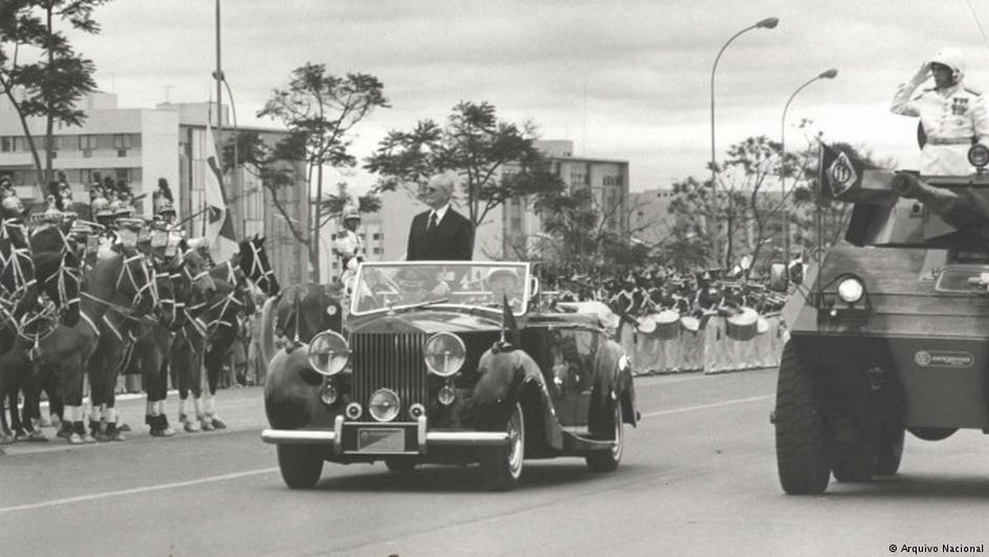 Brazilian president, general Ernesto Geisel, parades in an open car in Brasília, in 1968