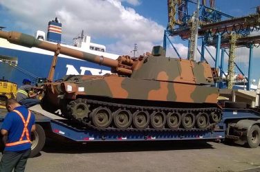 The Brazilian Army is replacing its M109A3 armored fleet with M109A5 models. Photo: Brazilian Army