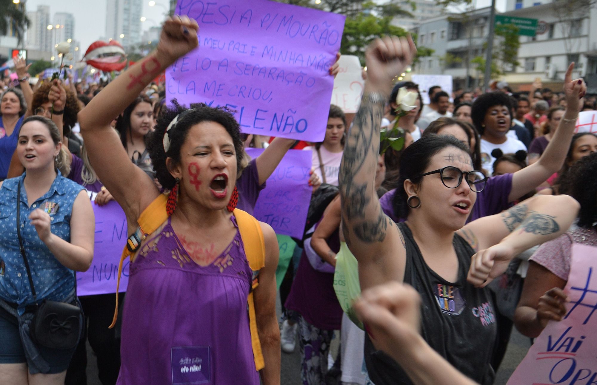 Brazilian women protest in the streets against Jair Bolsonaro. Photo by Rovena Rosa/ABr