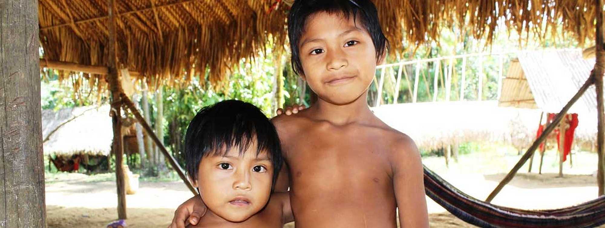 Waiãpi indigenous children in Amapá state, Brazil. Image by Sam Cowie/Mongabay.