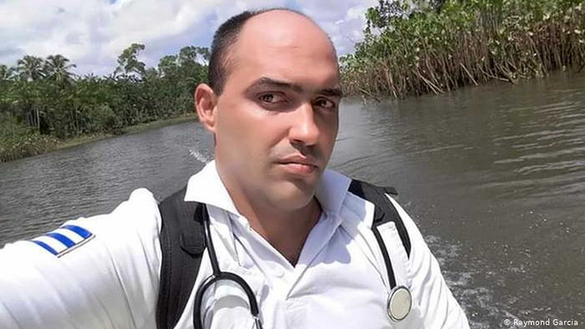 Cuban doctor Raymond Garcia in Brazil