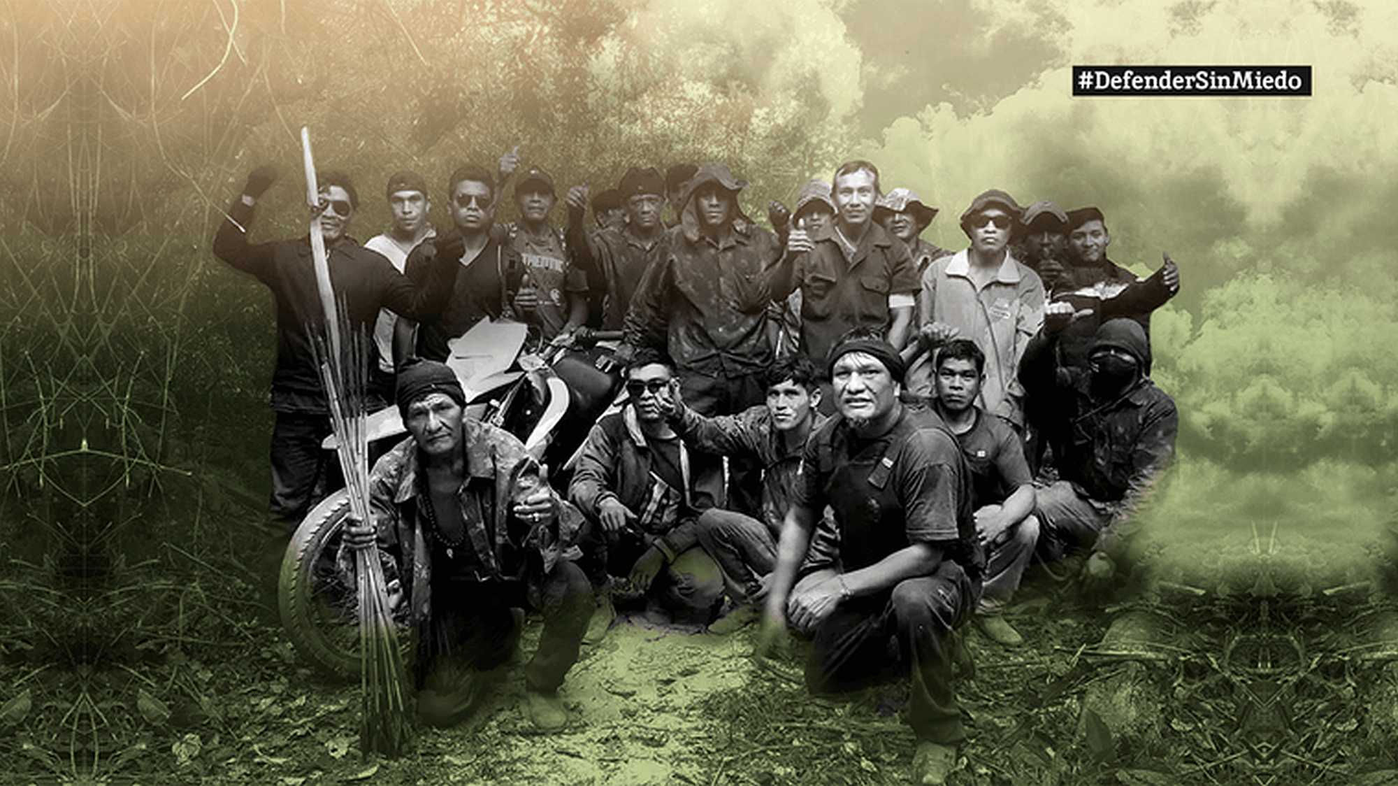 Olimpio Guajajara, wearing a bulletproof vest, crouches down in a team making the rounds in Arariboia - Photo: Olimpio Guajajara, personal file