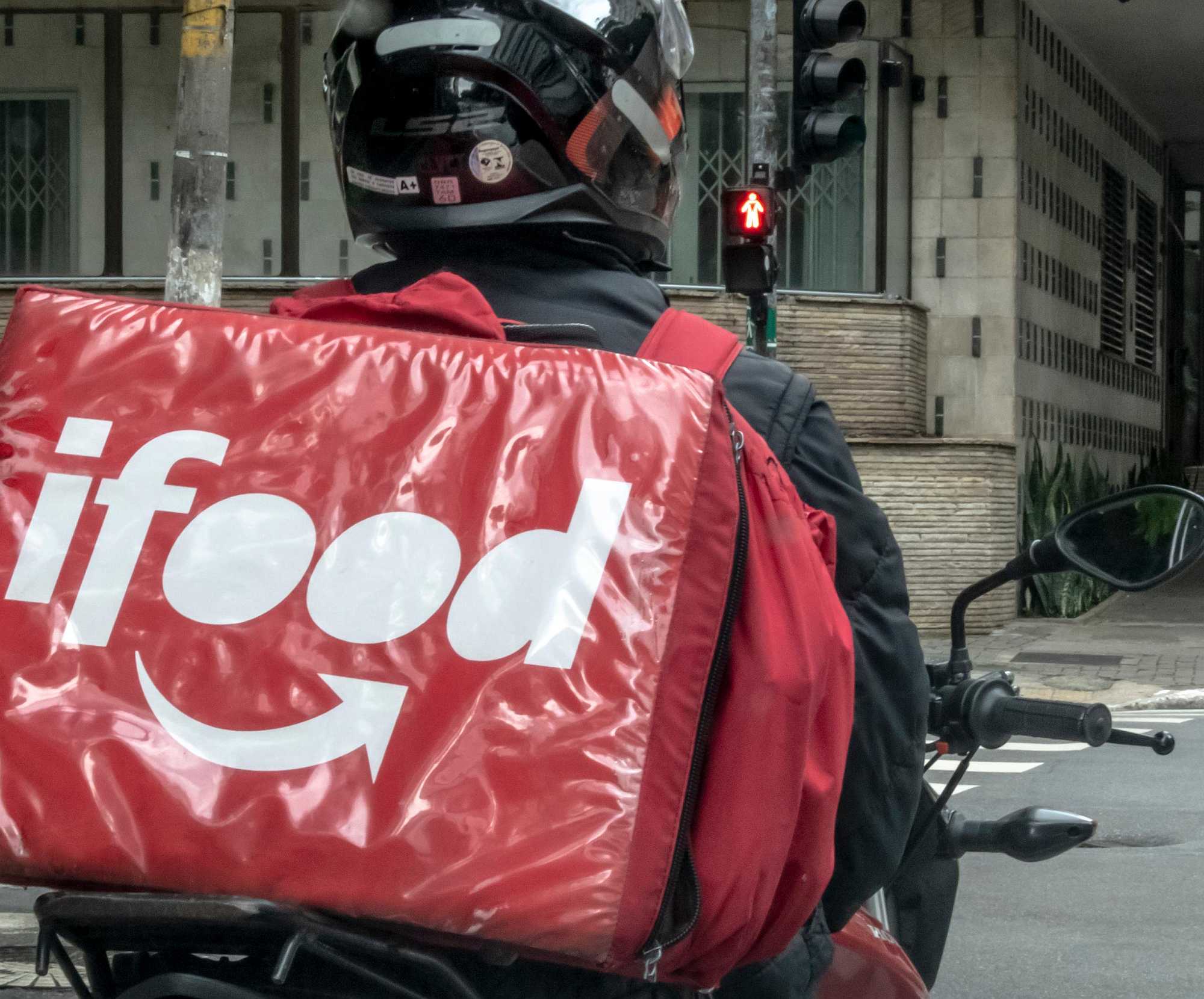 A motoboy in São Paulo delivering food