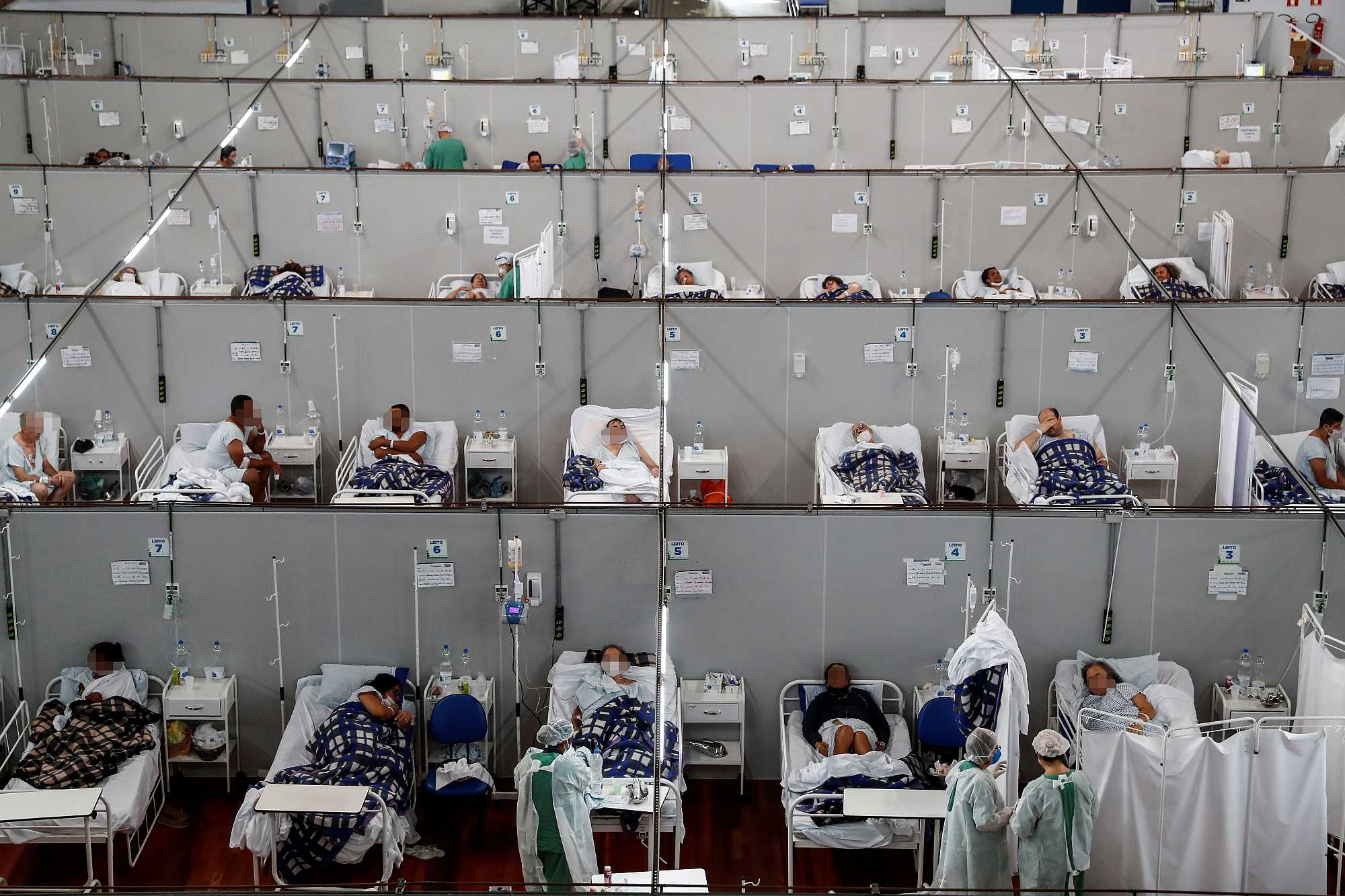 Treating Covid-19 in Brazil. Photo by Sebastião Moreira/EPA