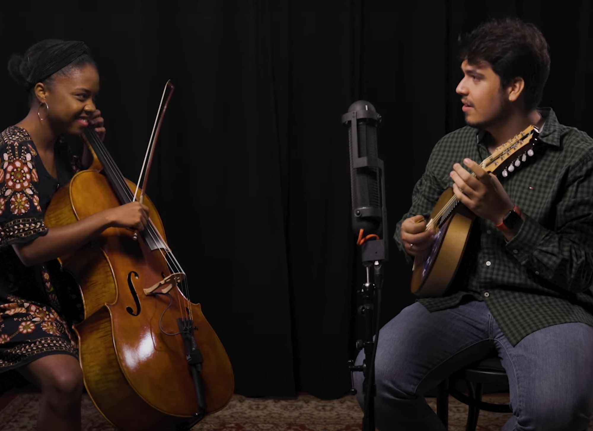 Mandolinist Ian Coury and cellist Kely Pinheiro, two Brazilians, form the Pinheiro & Coury duo