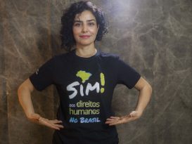 Message on the T-shirt: YES to Human Rights in Brazil
