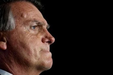 As things get more complicated on the judiciary front, Bolsonaro plans a street demonstration