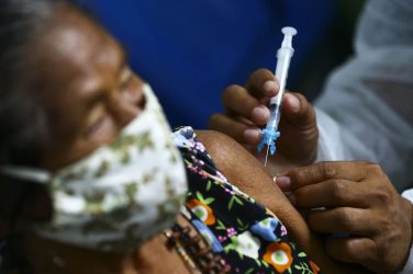 A Brazilian nurse at work.