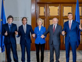 Argentina's President Javier Milei, Uruguay's President Luis Lacalle Pou, European Commission President Ursula von der Leyen, Brazil's President Luiz Inácio Lula da Silva and Paraguay's President Santiago Pena pose for the family picture