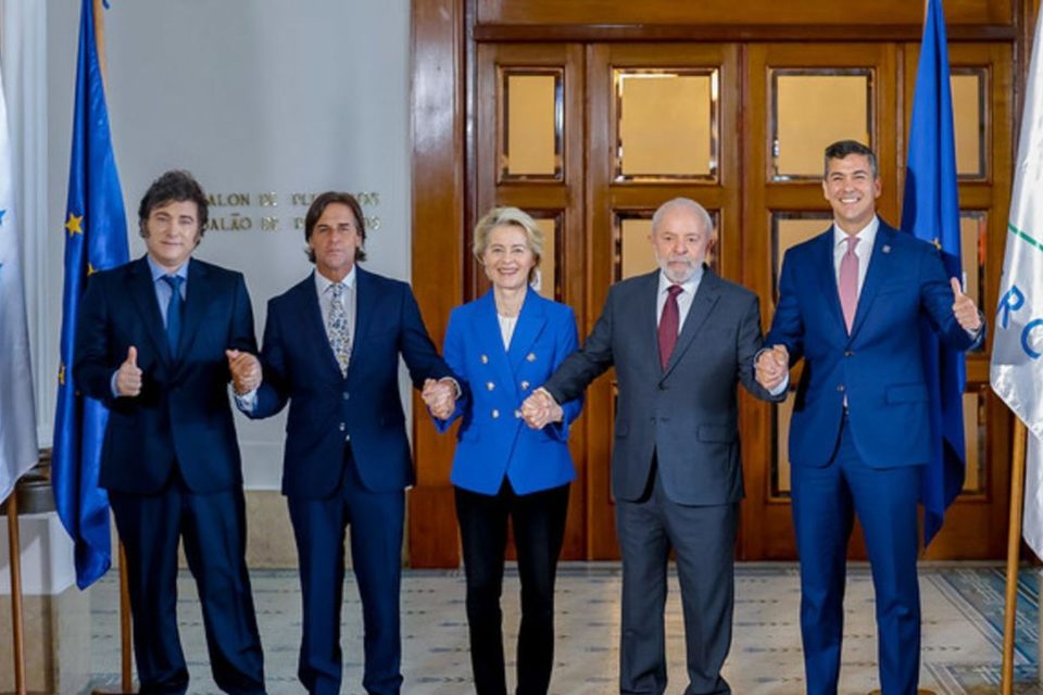 Argentina's President Javier Milei, Uruguay's President Luis Lacalle Pou, European Commission President Ursula von der Leyen, Brazil's President Luiz Inácio Lula da Silva and Paraguay's President Santiago Pena pose for the family picture